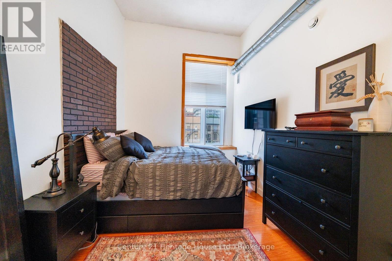 #314 80 KING WILLIAM STREET - 21