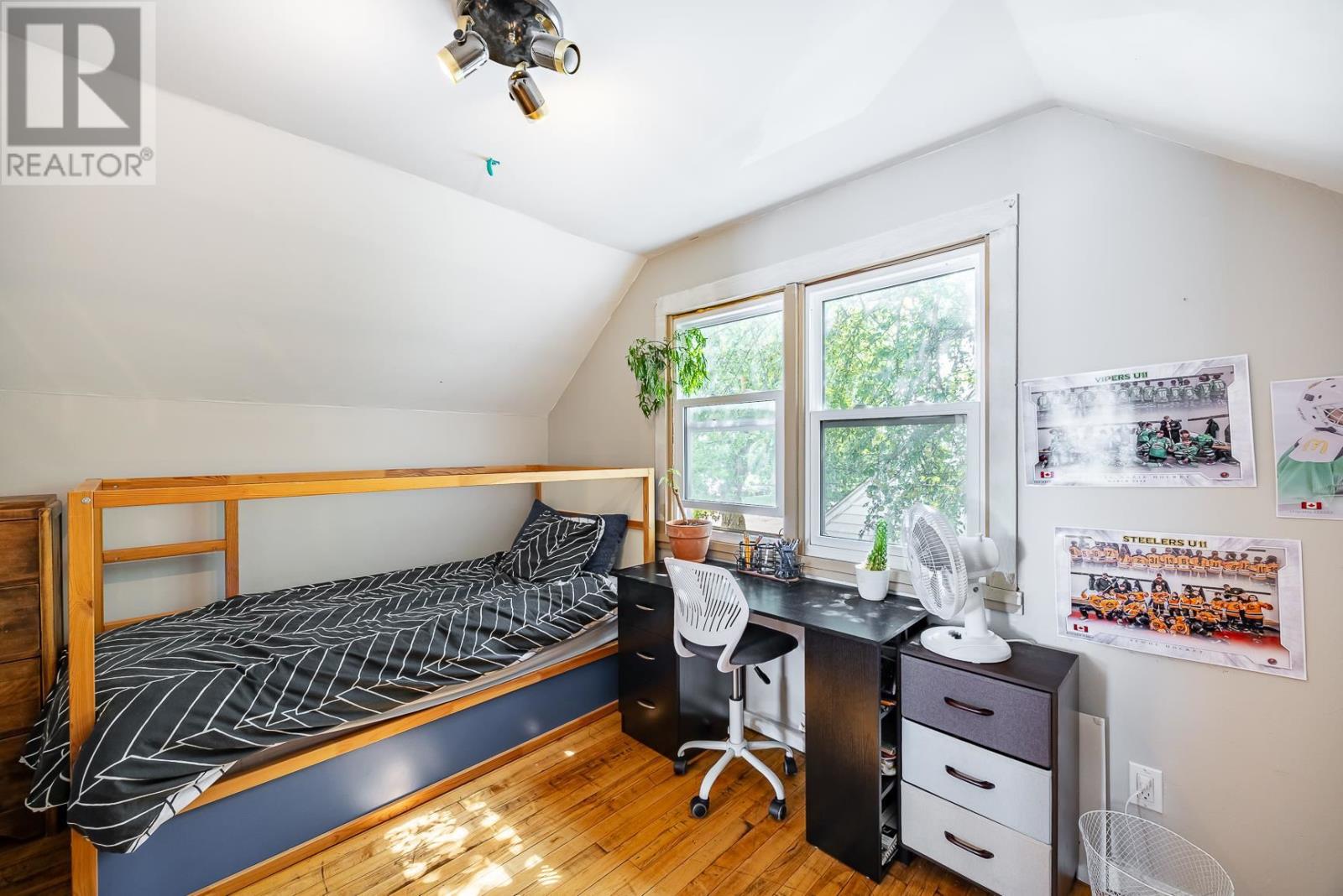 83 Weldon AVE - 17
