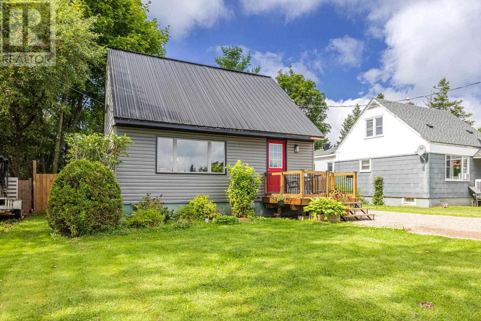83 Weldon AVE - 3