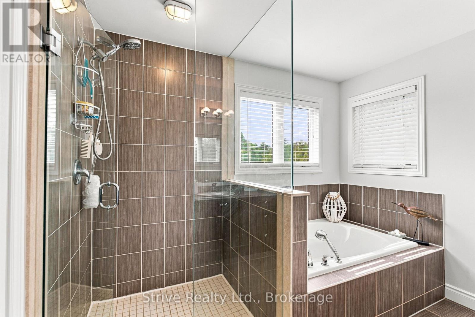 14 VETZAL COURT - Image 33