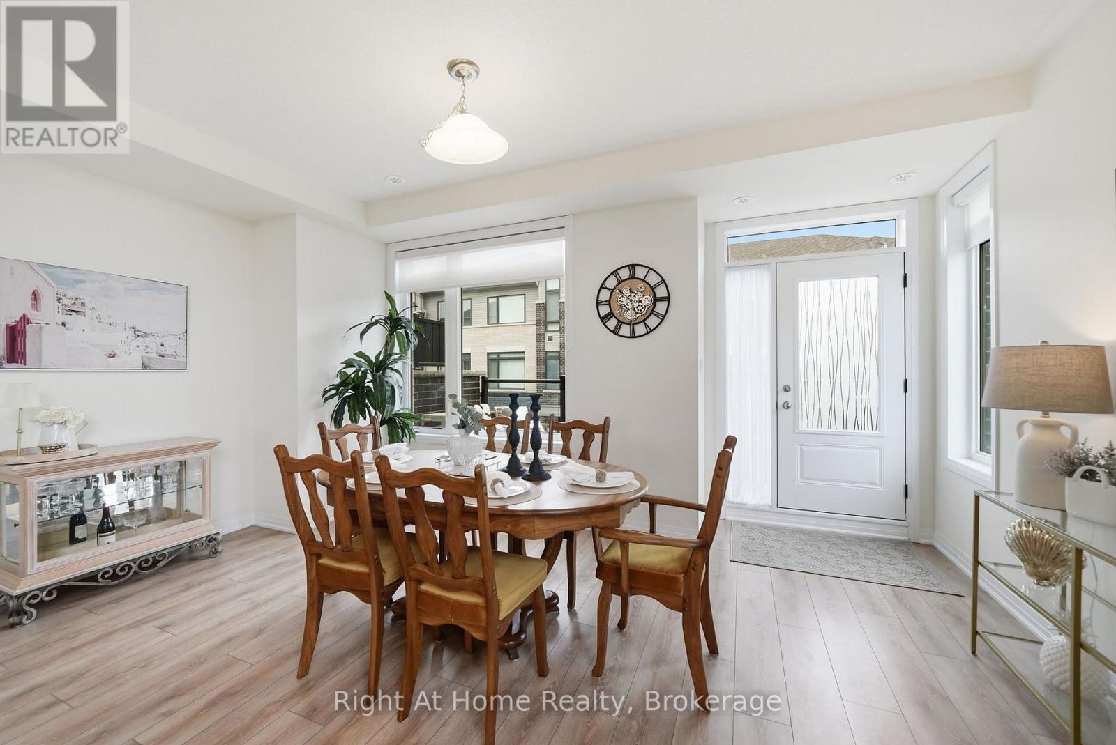 52 EMMAS WAY - Image 13