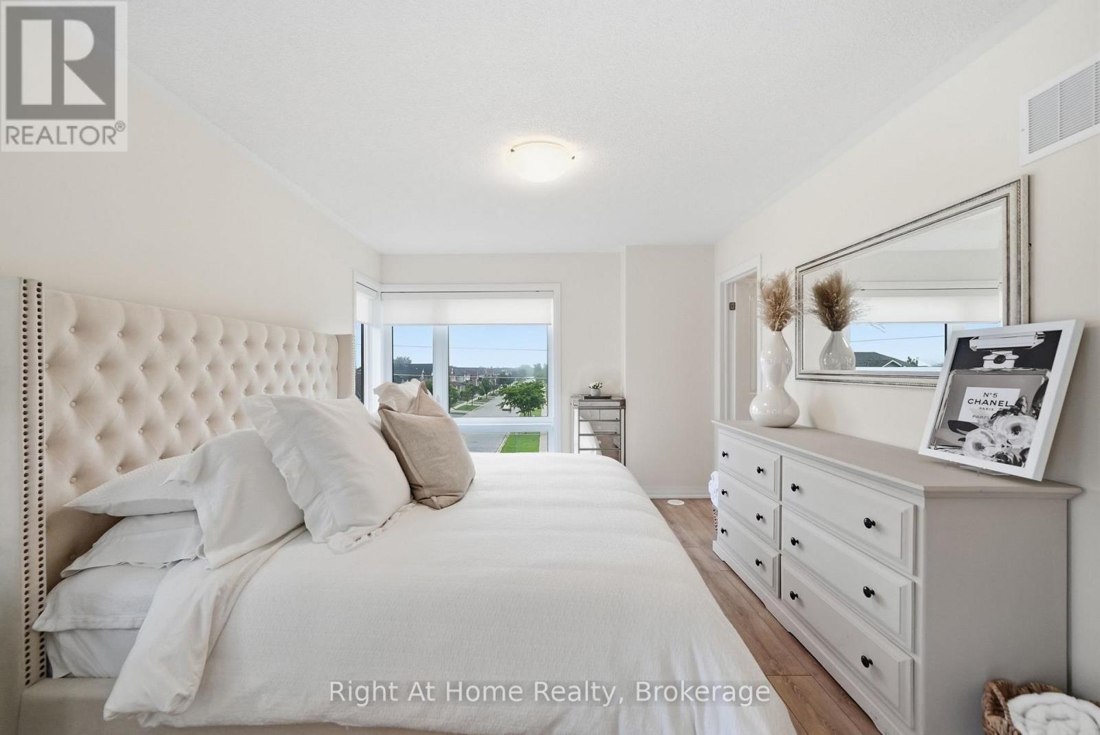 52 EMMAS WAY - Image 22