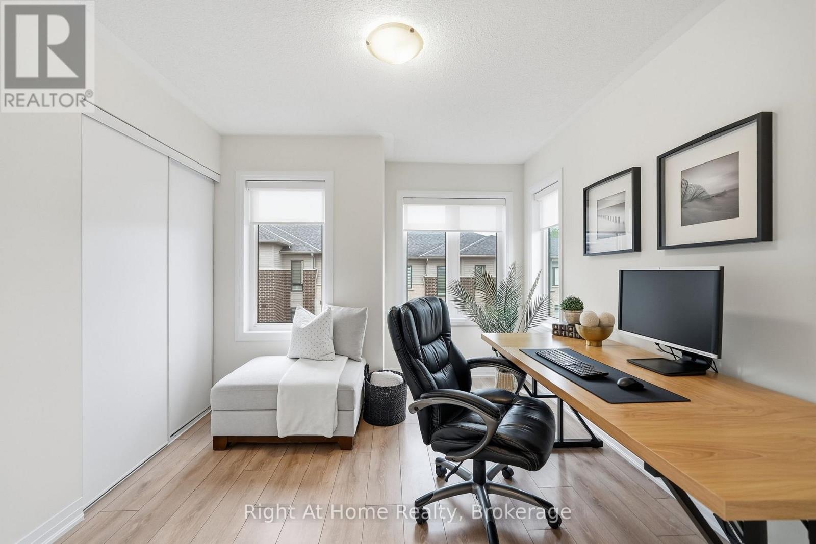 52 EMMAS WAY - Image 30