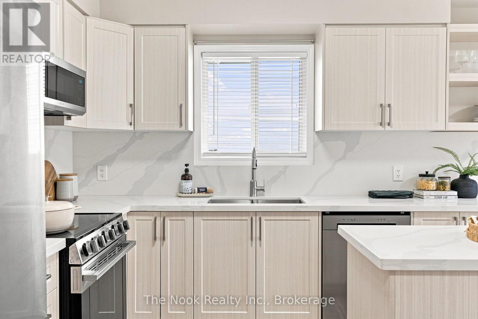 638 LONGWORTH AVENUE - 5
