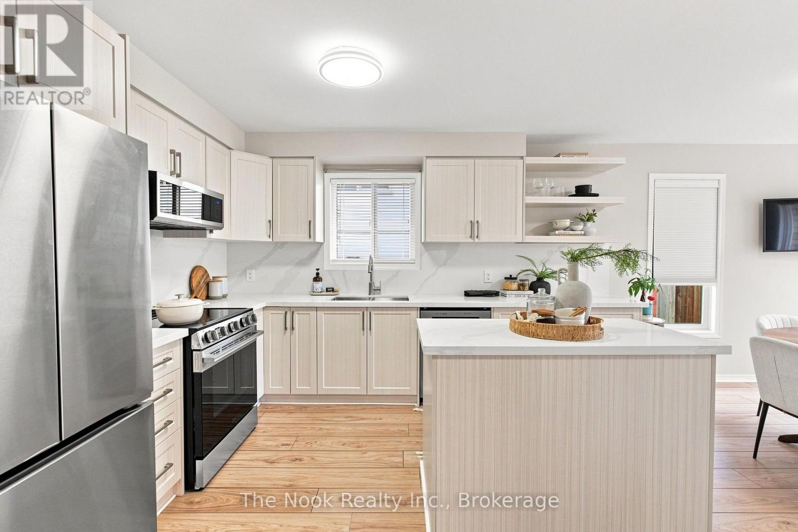 638 LONGWORTH AVENUE - 6