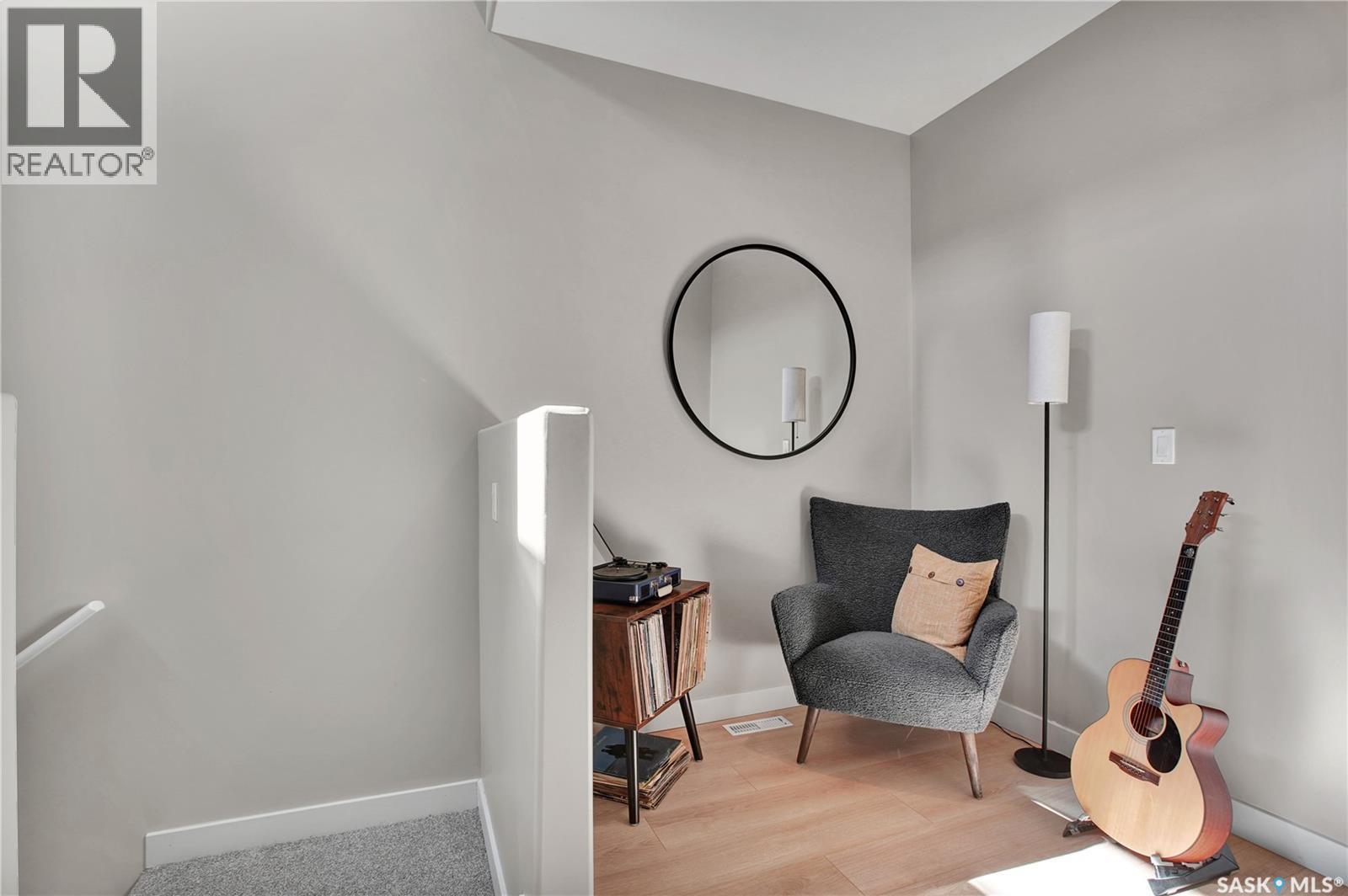 #26 103 Willis CRESCENT - 13