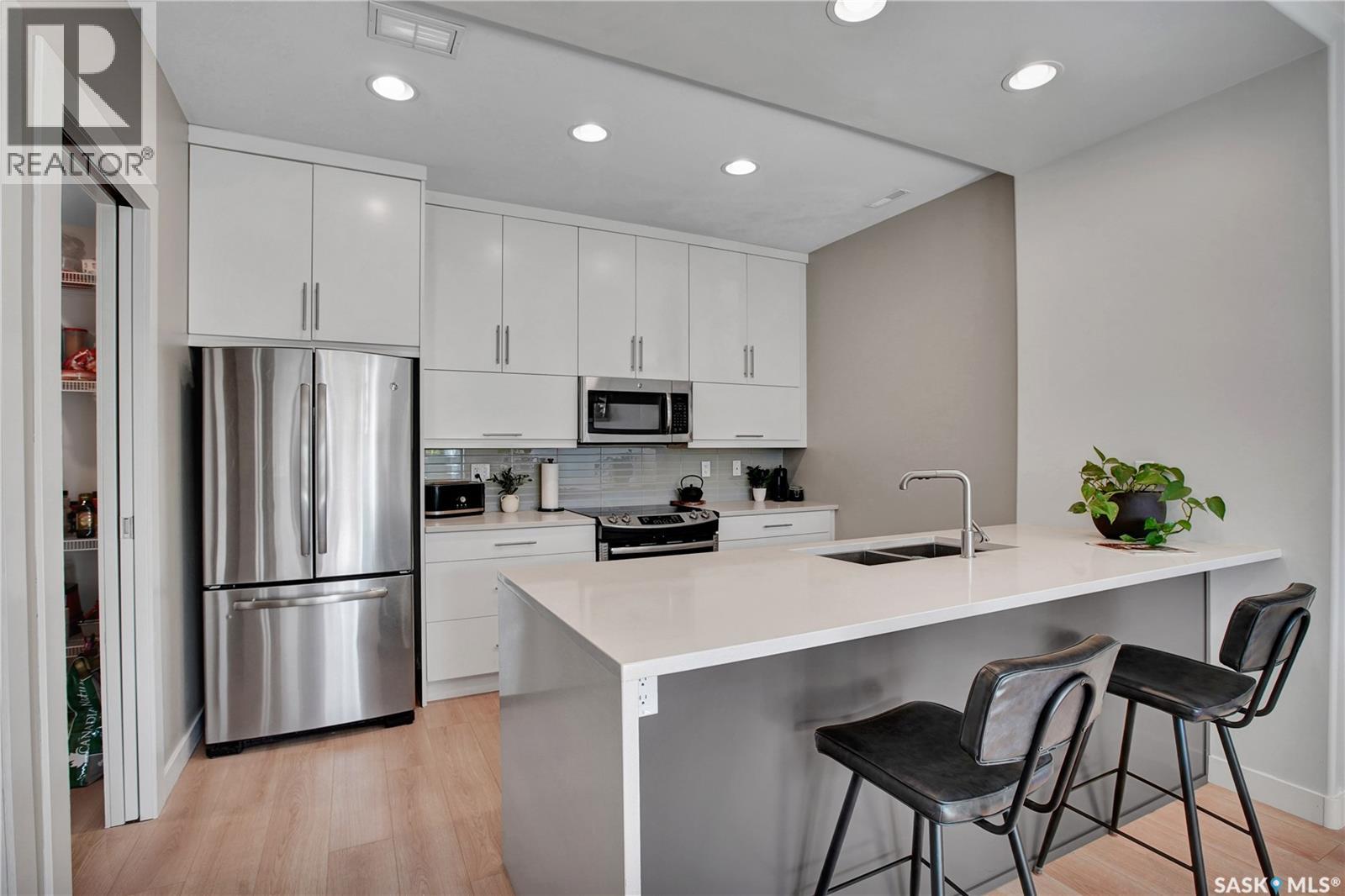 #26 103 Willis CRESCENT - 9