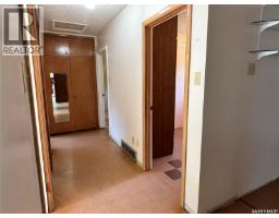 2pc Bathroom - 102 6th Avenue W, Eatonia, SK S0L0Y0 Photo 9