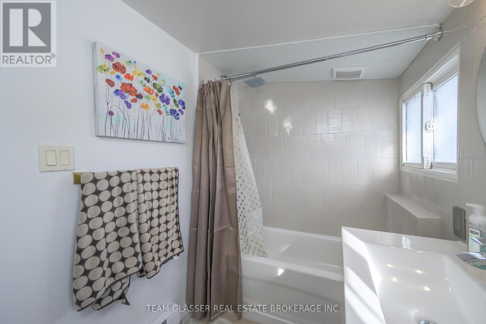 63 EUCLID AVENUE - Image 28