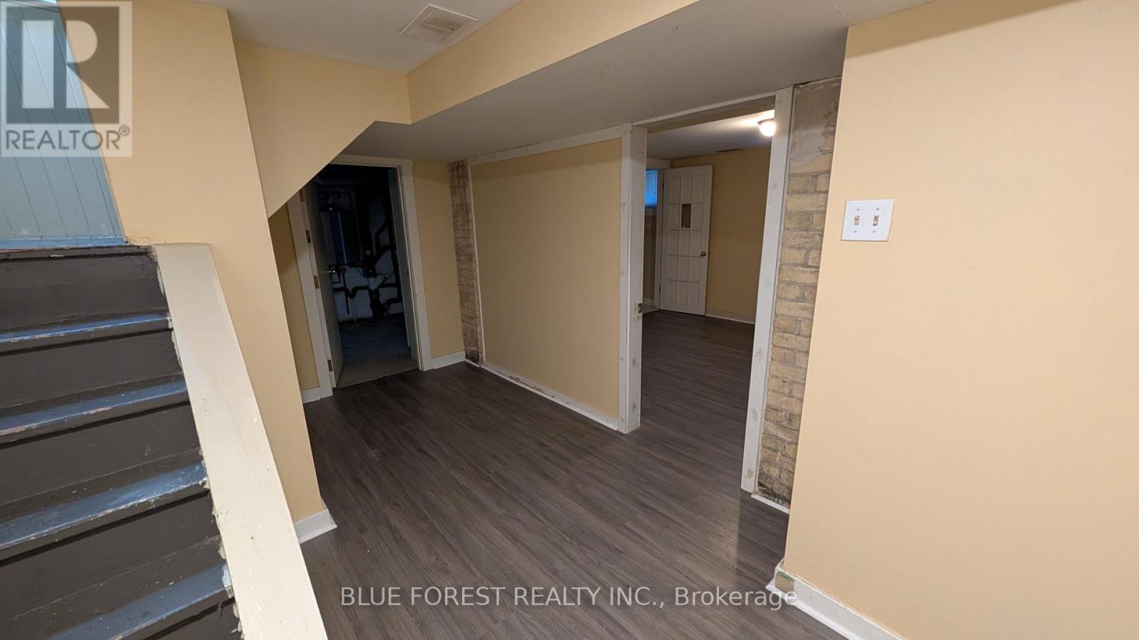 867 QUEENS AVENUE - 11
