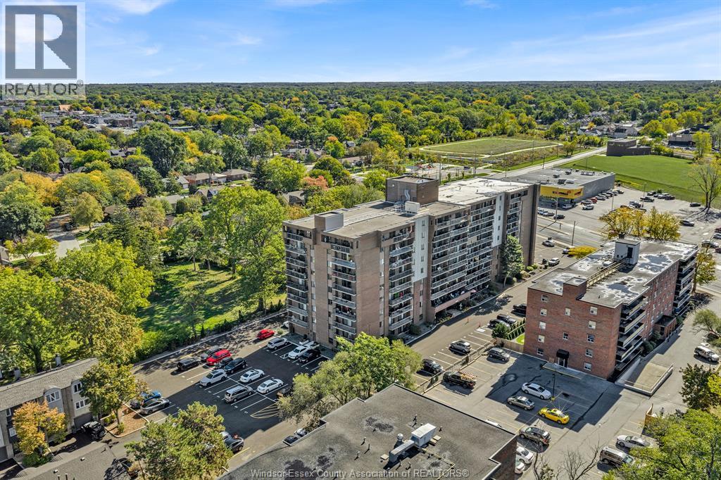 #206 3936 WYANDOTTE STREET East - 21