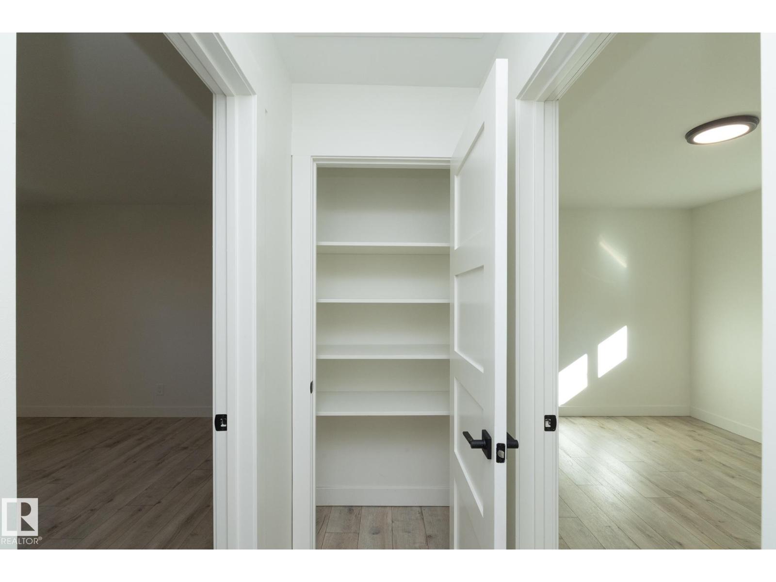 21 SHERIDAN DR - 33