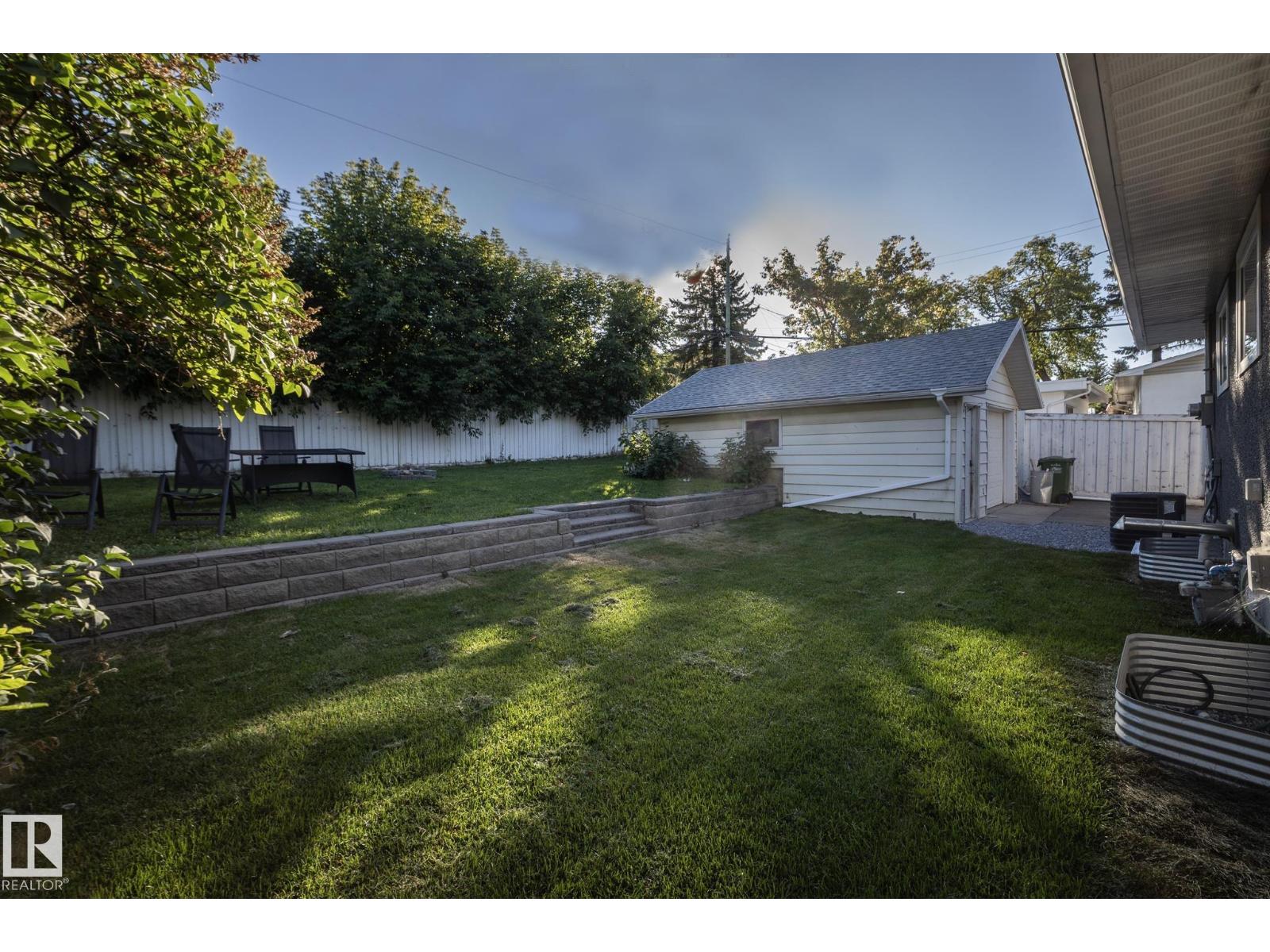 21 SHERIDAN DR - 66
