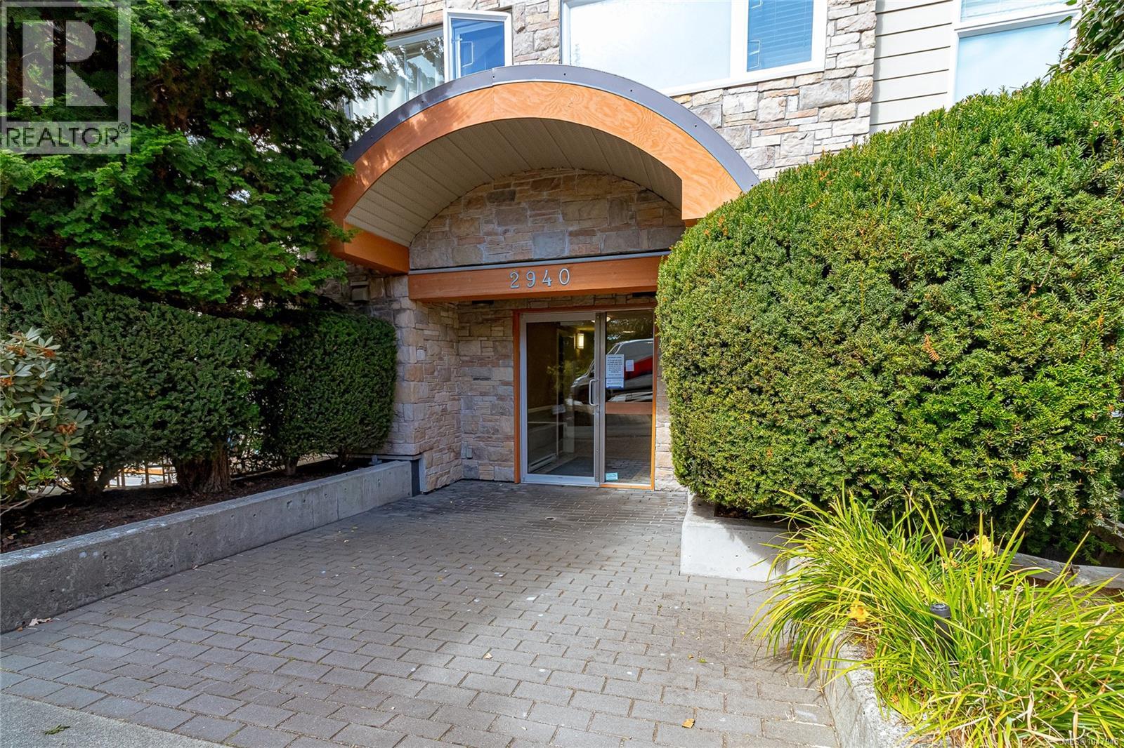 #404 2940 Harriet Rd - Image 5
