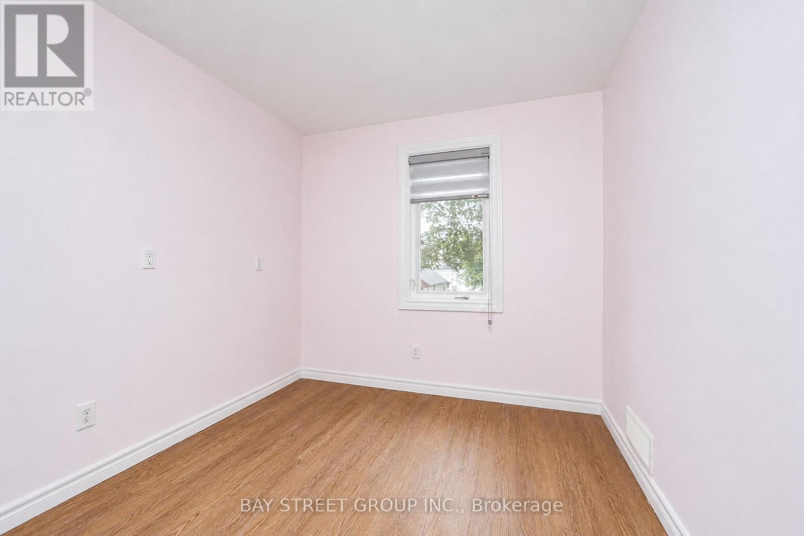 54 THYRA AVENUE - 15