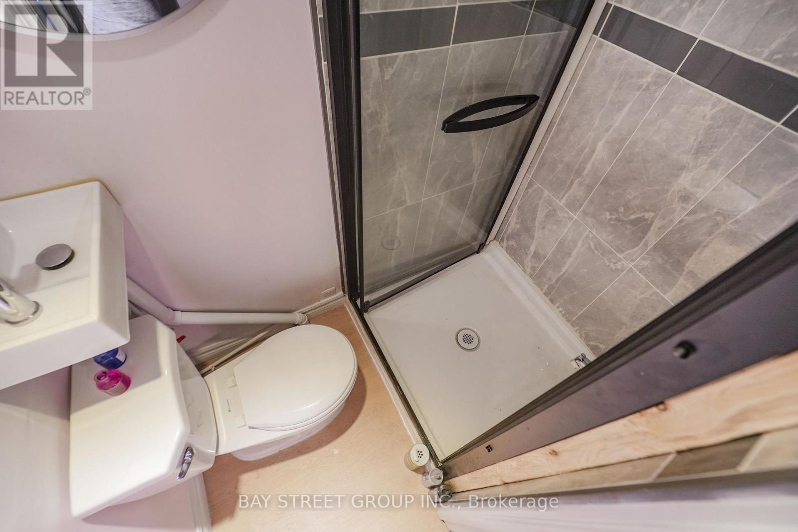 54 THYRA AVENUE - Image 21