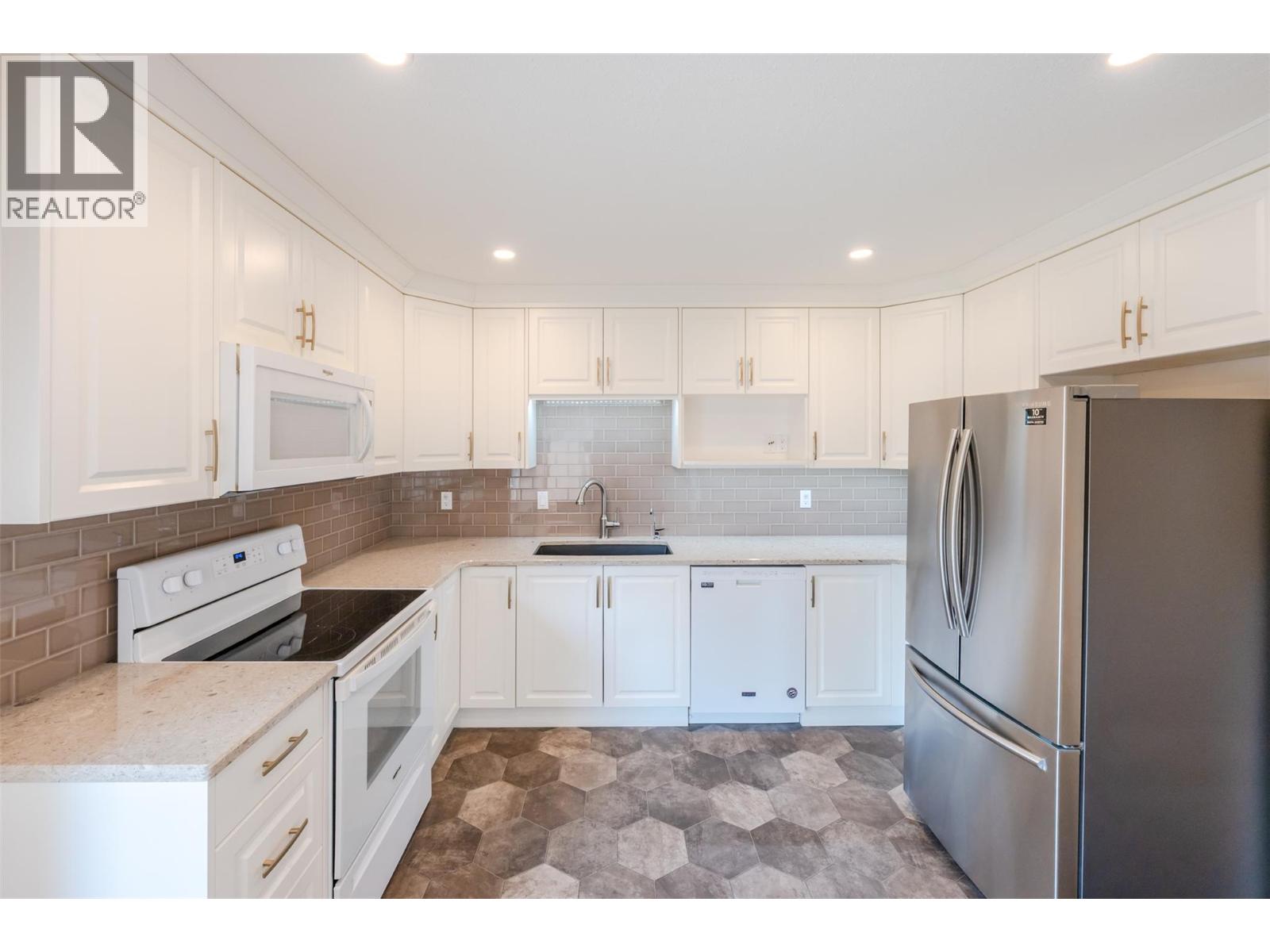 #18 115 REDWING Place - 7