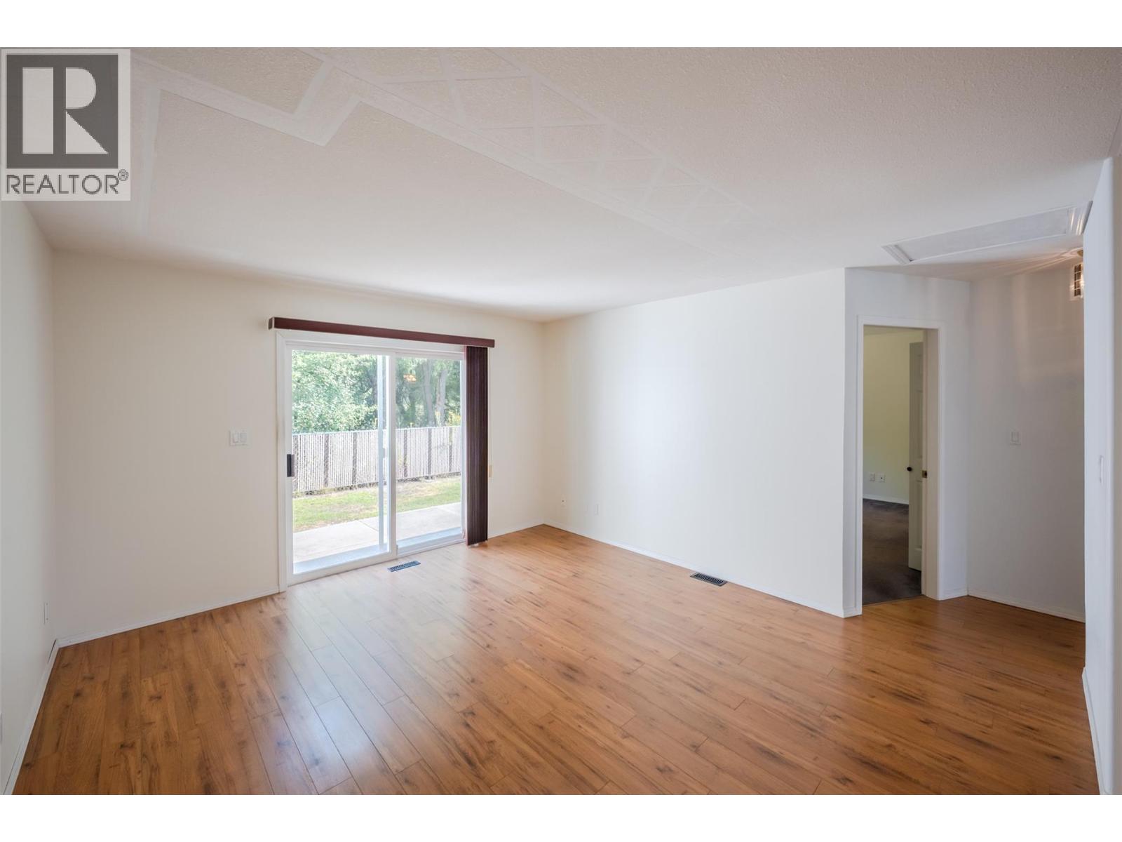 #18 115 REDWING Place - 22