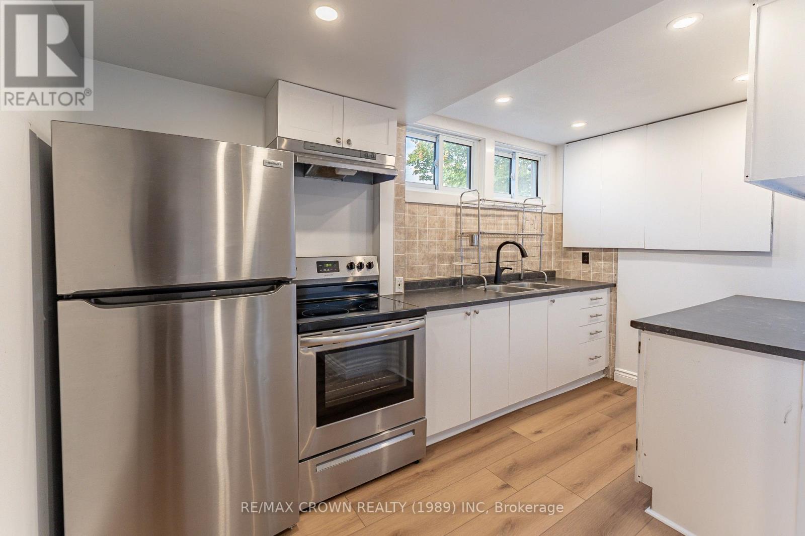 717 AIRPORT ROAD - Image 17