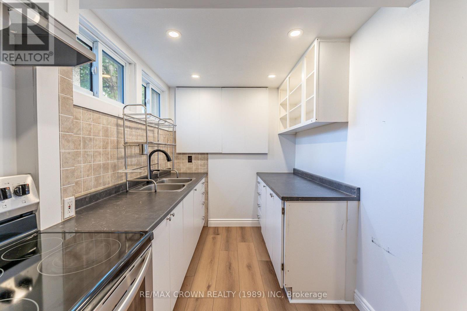 717 AIRPORT ROAD - Image 18