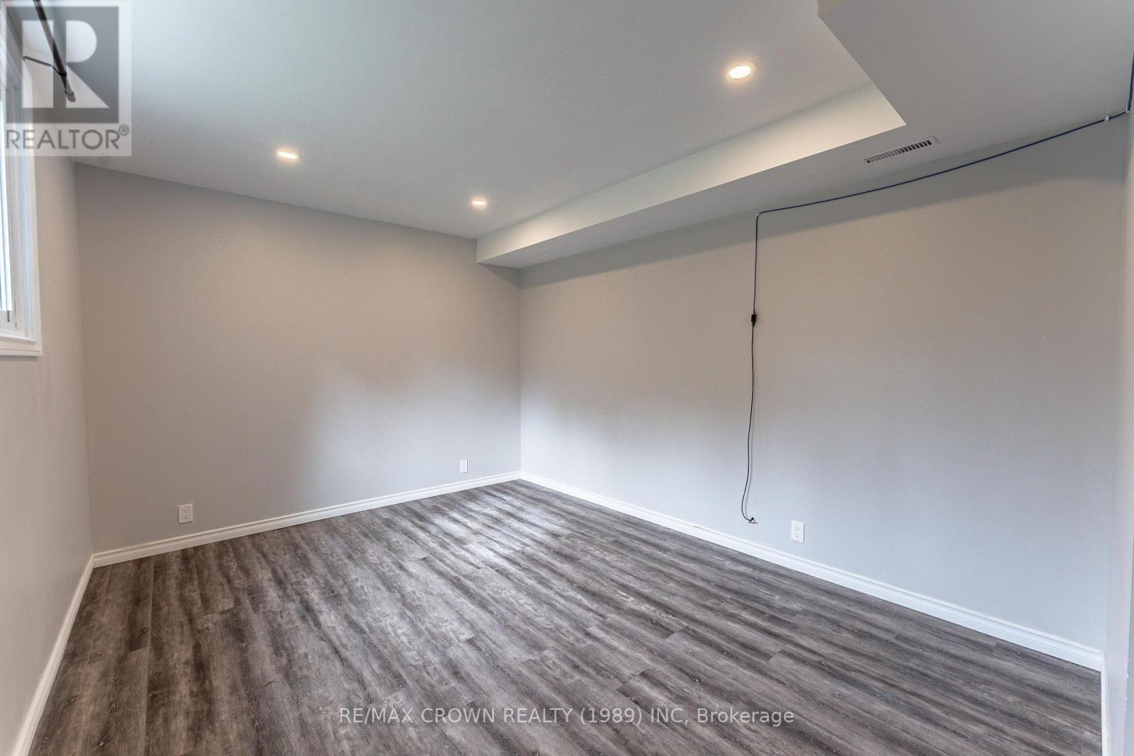 717 AIRPORT ROAD - Image 19