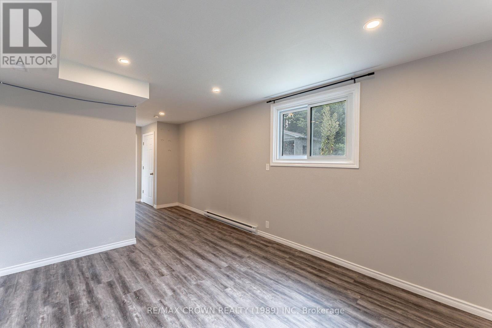 717 AIRPORT ROAD - Image 20