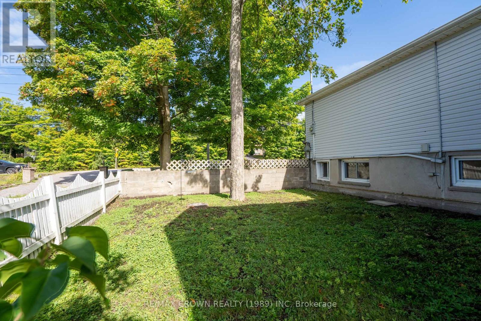 717 AIRPORT ROAD - Image 34