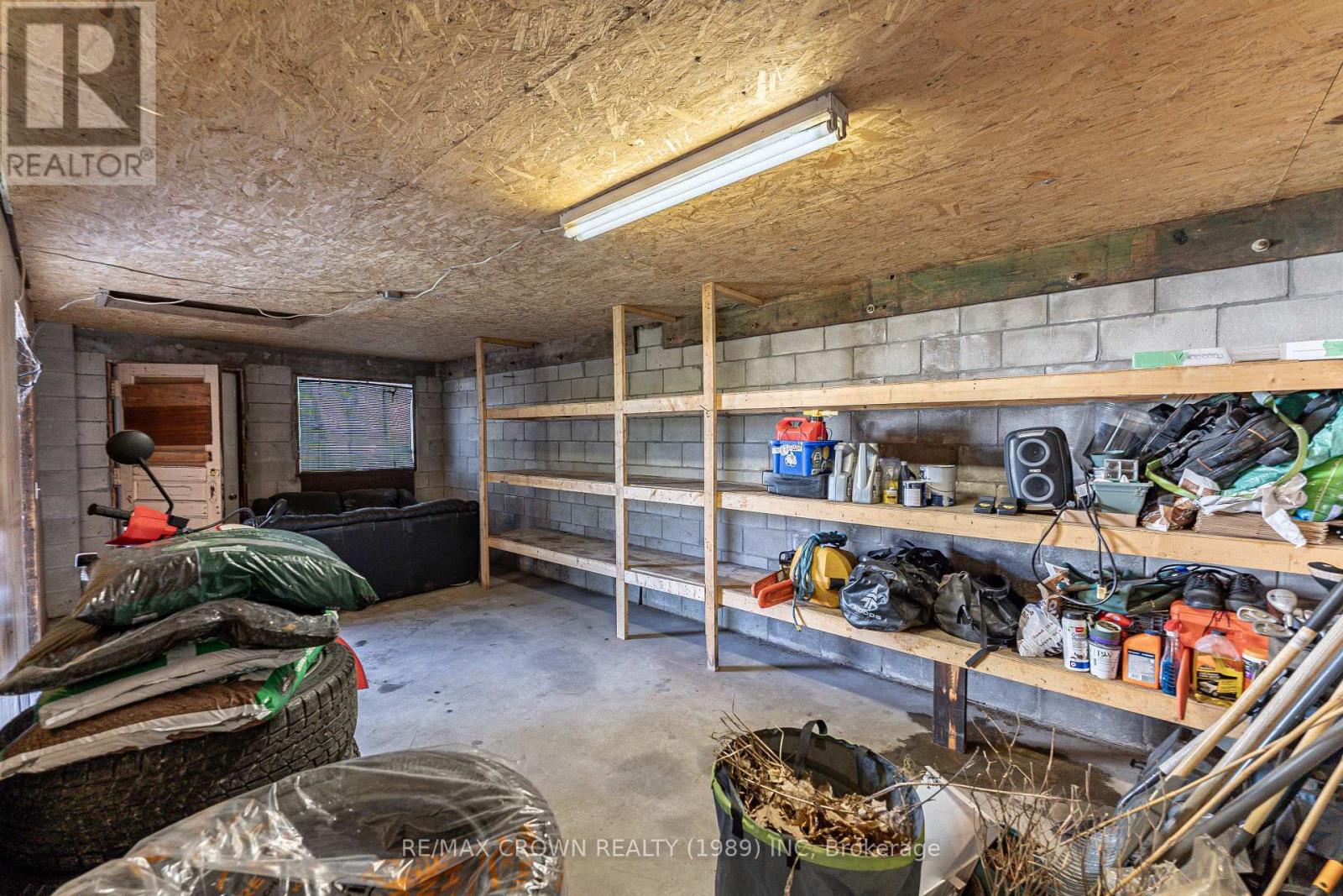 717 AIRPORT ROAD - Image 42