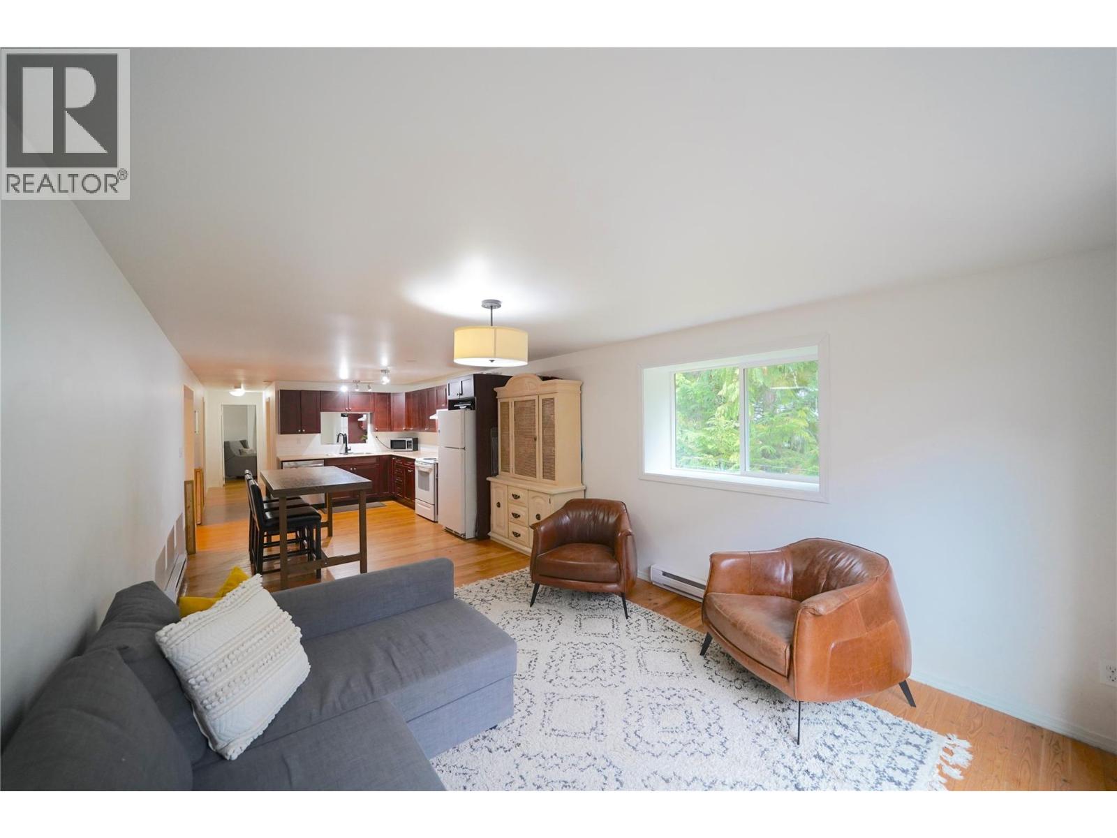 245 Alexander Road - 26