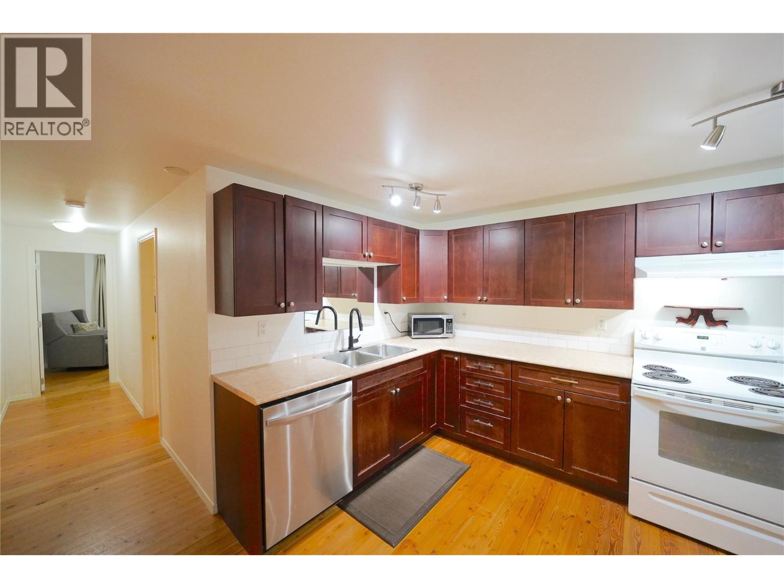 245 Alexander Road - 29