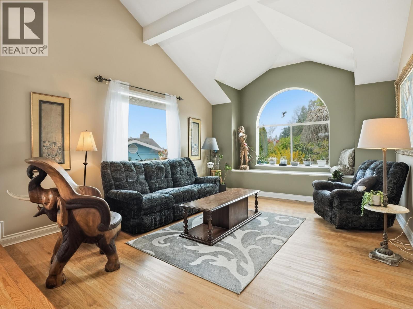 1481 SHAUGHNESSY Place, Gibsons, British Columbia, V0N1V5, Gibsons, British Columbia — photo 4 of 5