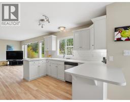 1481 Shaughnessy Place, Gibsons, BC V0N1V5 Photo 16