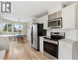 1481 Shaughnessy Place, Gibsons, BC V0N1V5 Photo 17