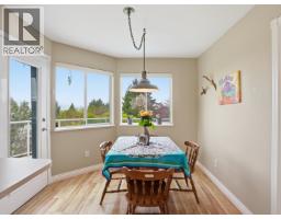 1481 Shaughnessy Place, Gibsons, BC V0N1V5 Photo 6