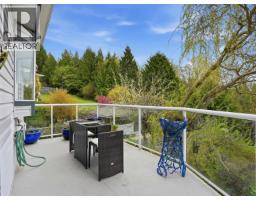 1481 Shaughnessy Place, Gibsons, BC V0N1V5 Photo 9