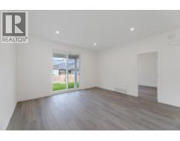 3pc Ensuite bath - 396 11th Avenue, Keremeos, BC V0X1N3 Photo 11