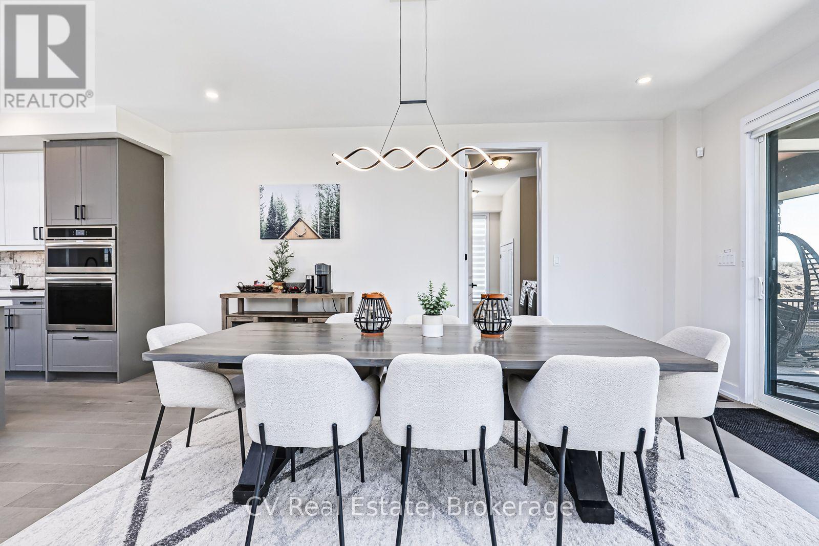 125 STONELEIGH DRIVE - 18