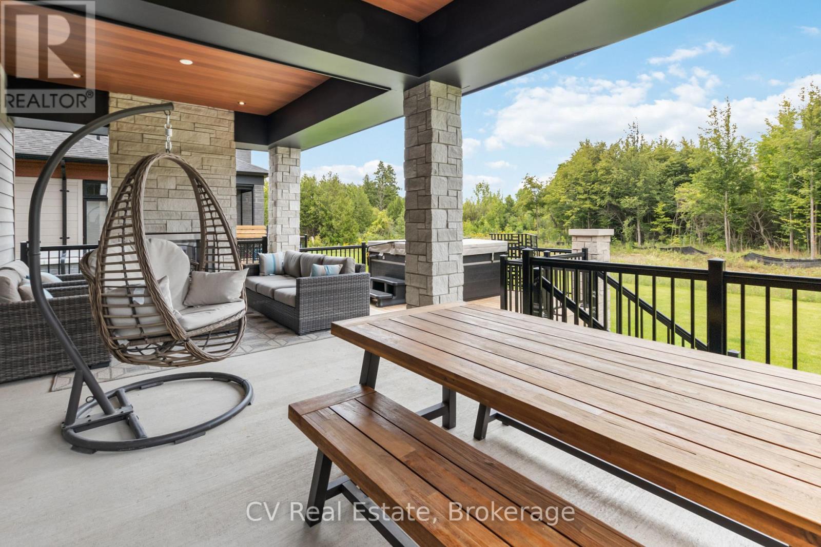 125 STONELEIGH DRIVE - 45