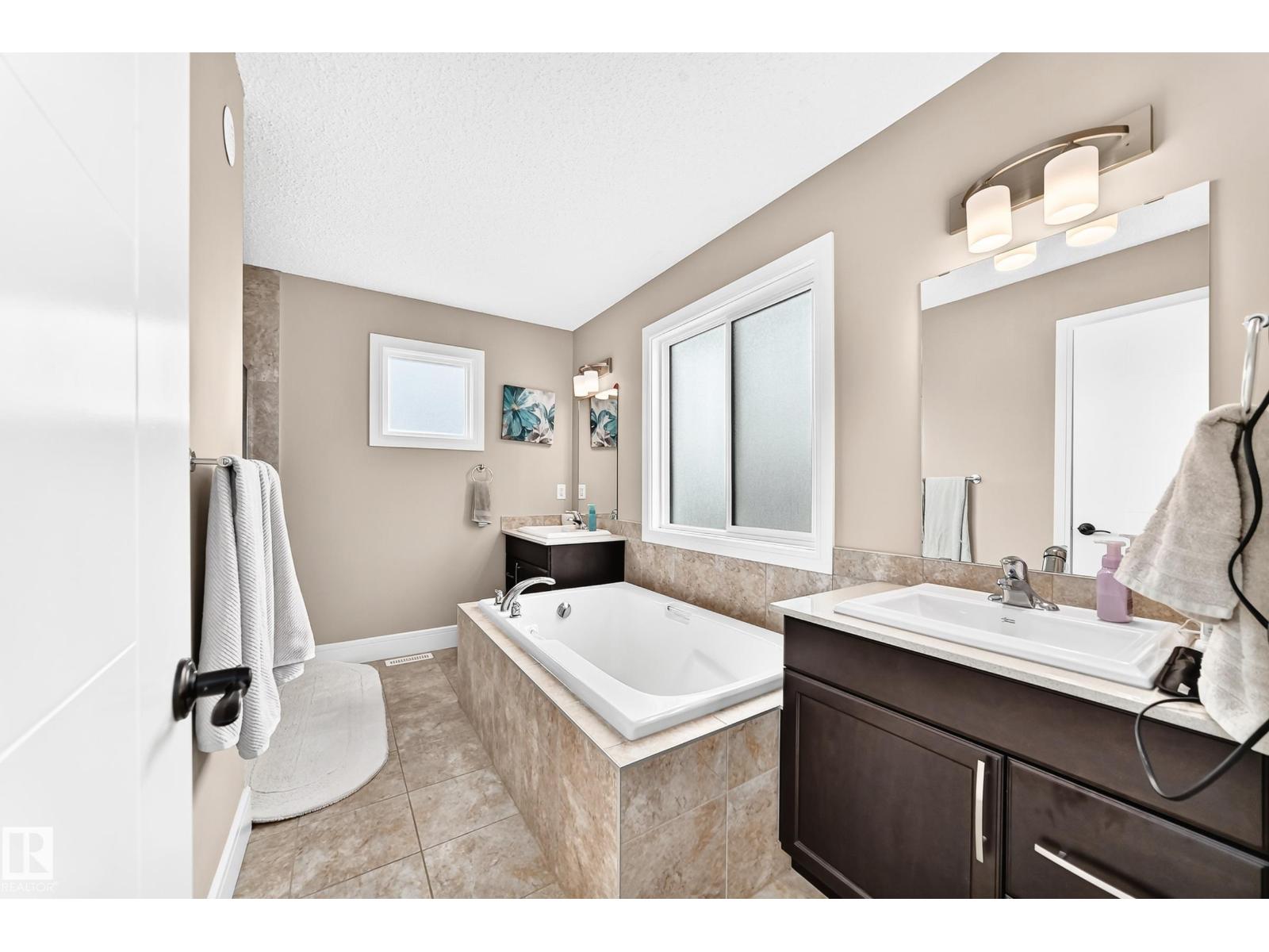1239 24 AV NW - Image 32