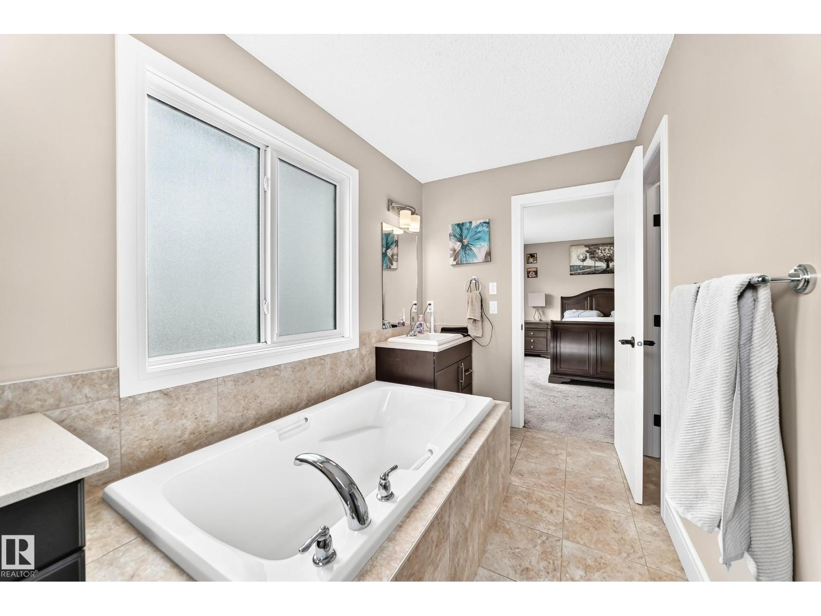 1239 24 AV NW - 34