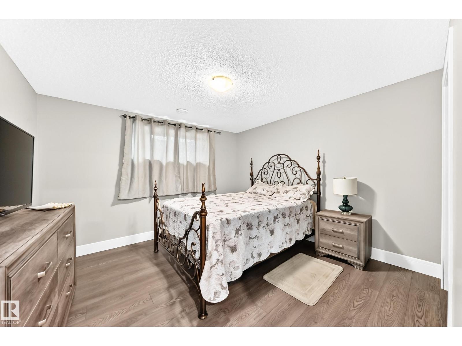1239 24 AV NW - 42