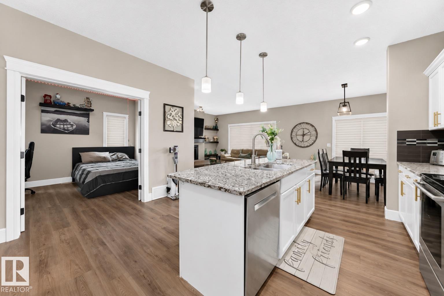 1239 24 AV NW - 7