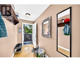 Family room - 7616 23 Street Se, Calgary, AB T2C0Y1 Photo 6