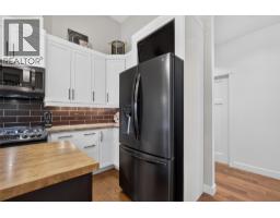 Dining room - 1394 Glenview Avenue, Kelowna, BC V1Y9R8 Photo 11
