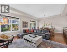 Foyer - 1394 Glenview Avenue, Kelowna, BC V1Y9R8 Photo 16