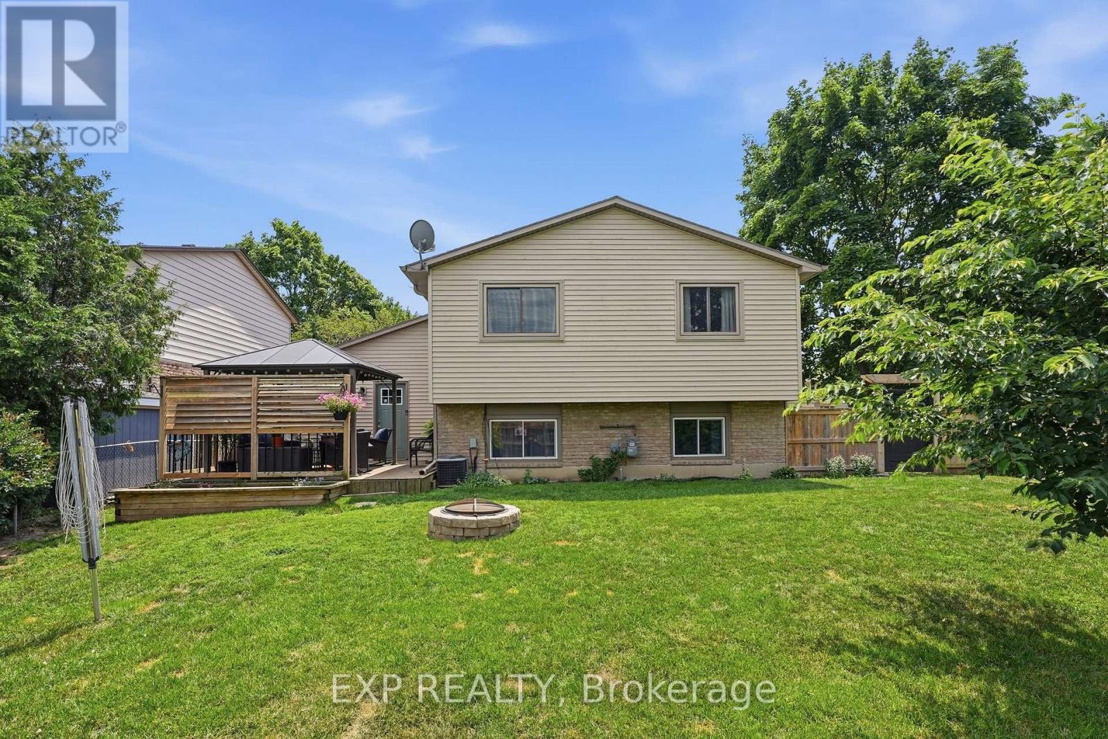 72 CRESTLYNN CRESCENT - 35