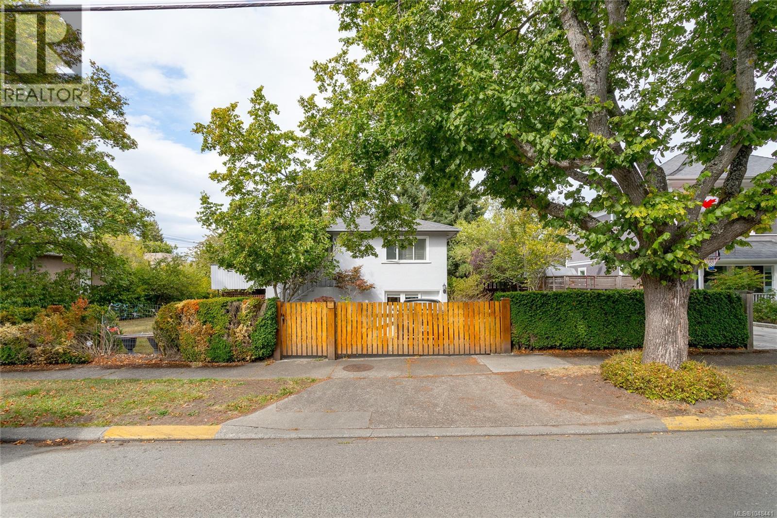 2068 Milton St - 1
