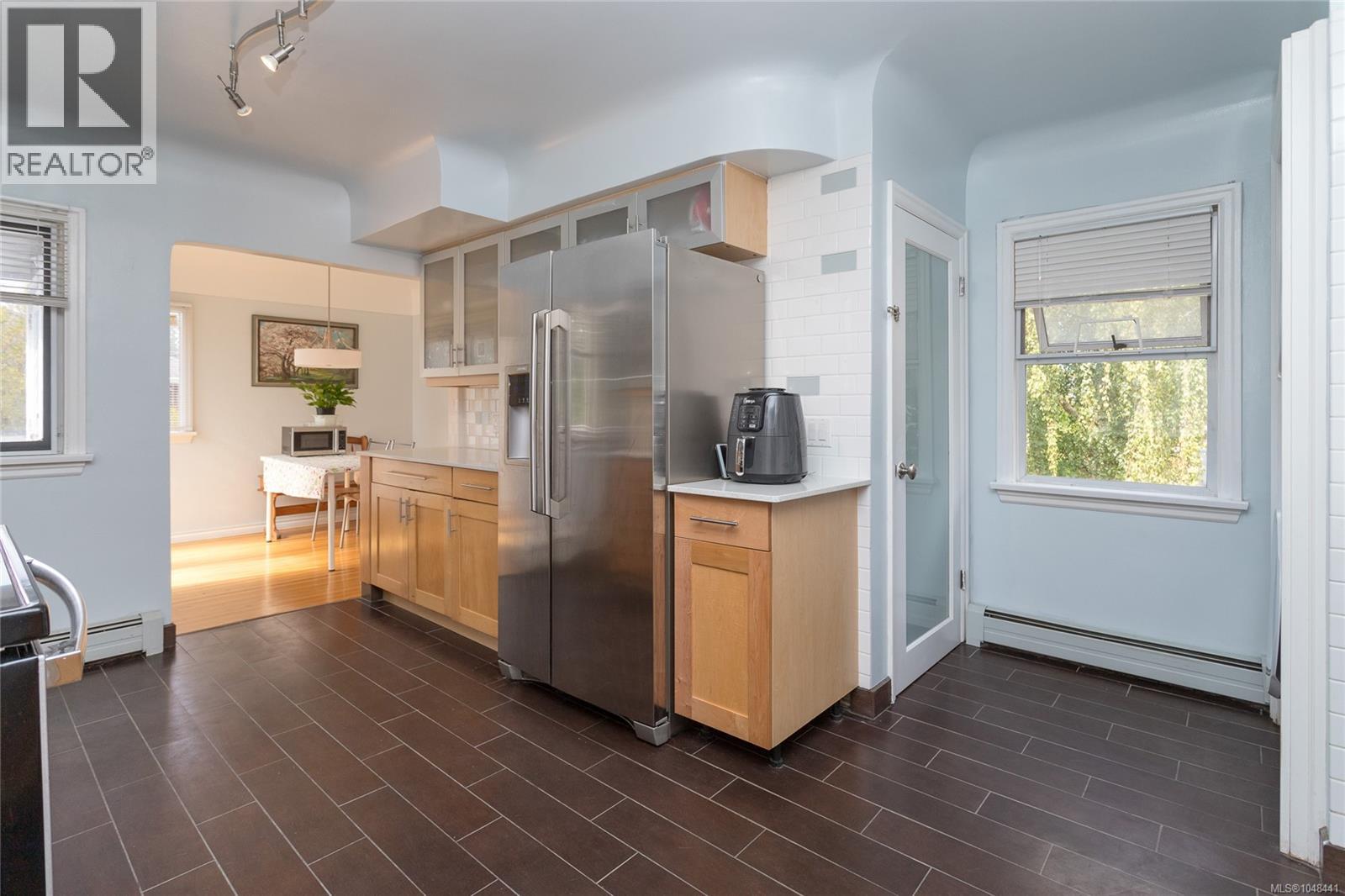  2068 Milton Street, Oak Bay