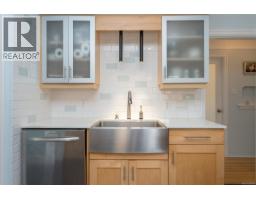 Kitchen - 2068 Milton St, Oak Bay, BC V8R5A4 Photo 10