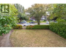 2068 Milton St, Oak Bay, BC V8R5A4 Photo 22